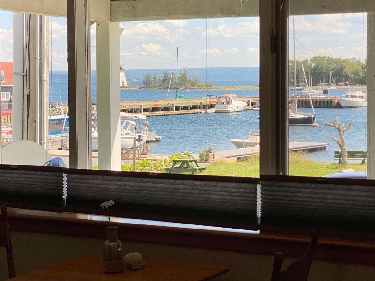 The Water'S Edge Inn & Gallery Baddeck Luaran gambar